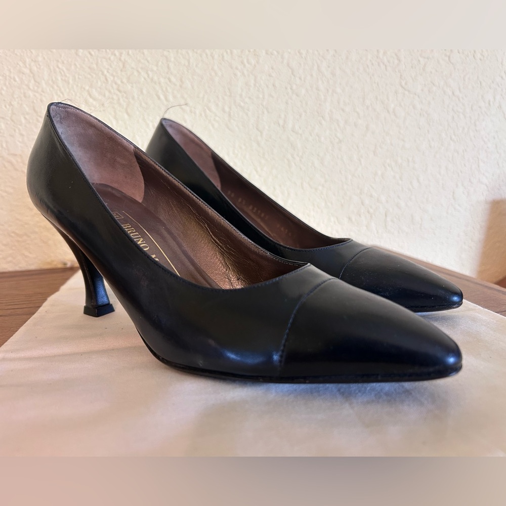 NEW Bruno Magli Classic pumps 8 AA (narrow)